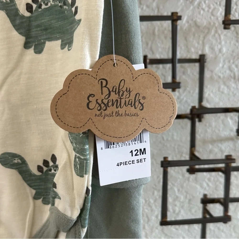 Baby Essentials - Four-piece set - 12 Months - New